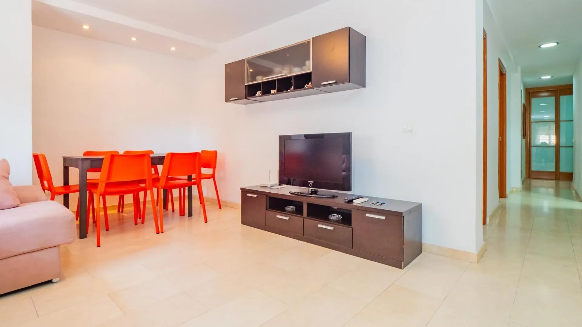 Cubo'S Tejares Malaga Apartment