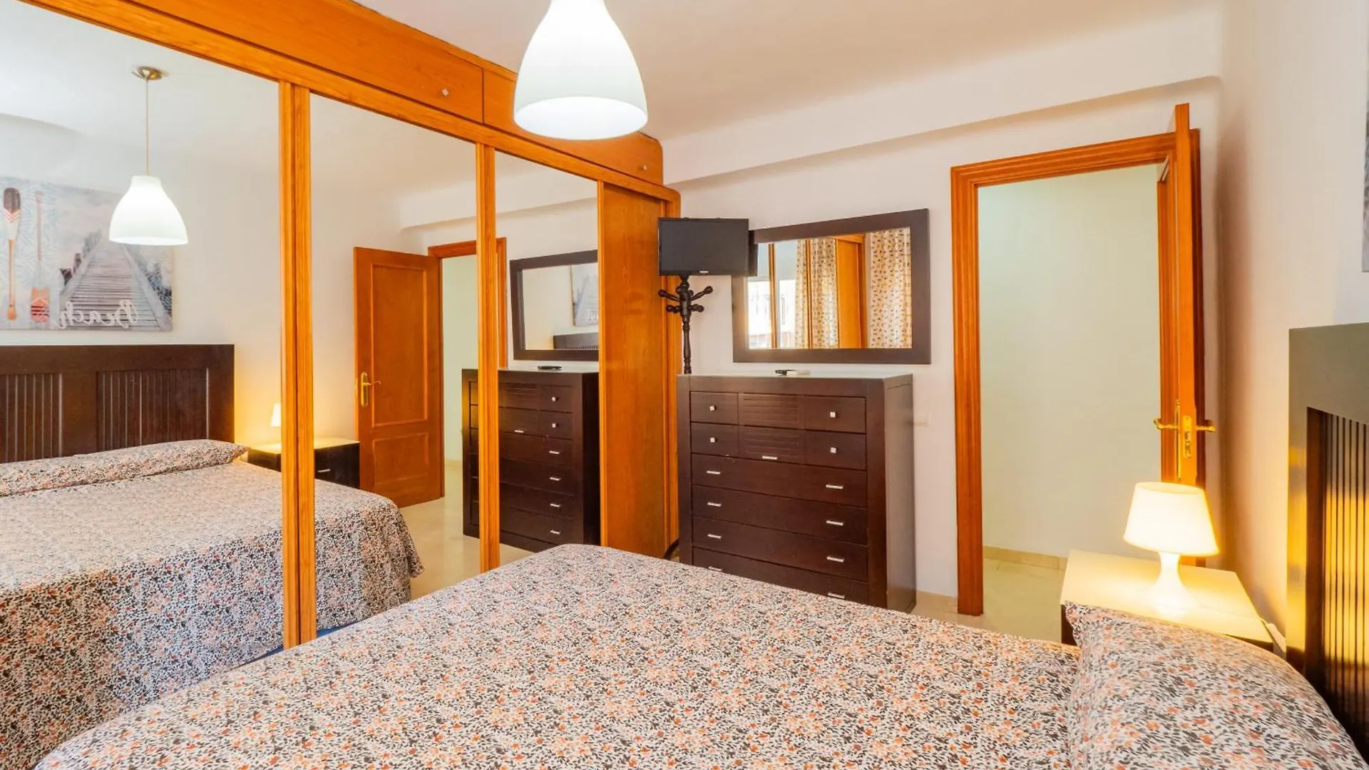 Cubo'S Tejares Malaga Apartment